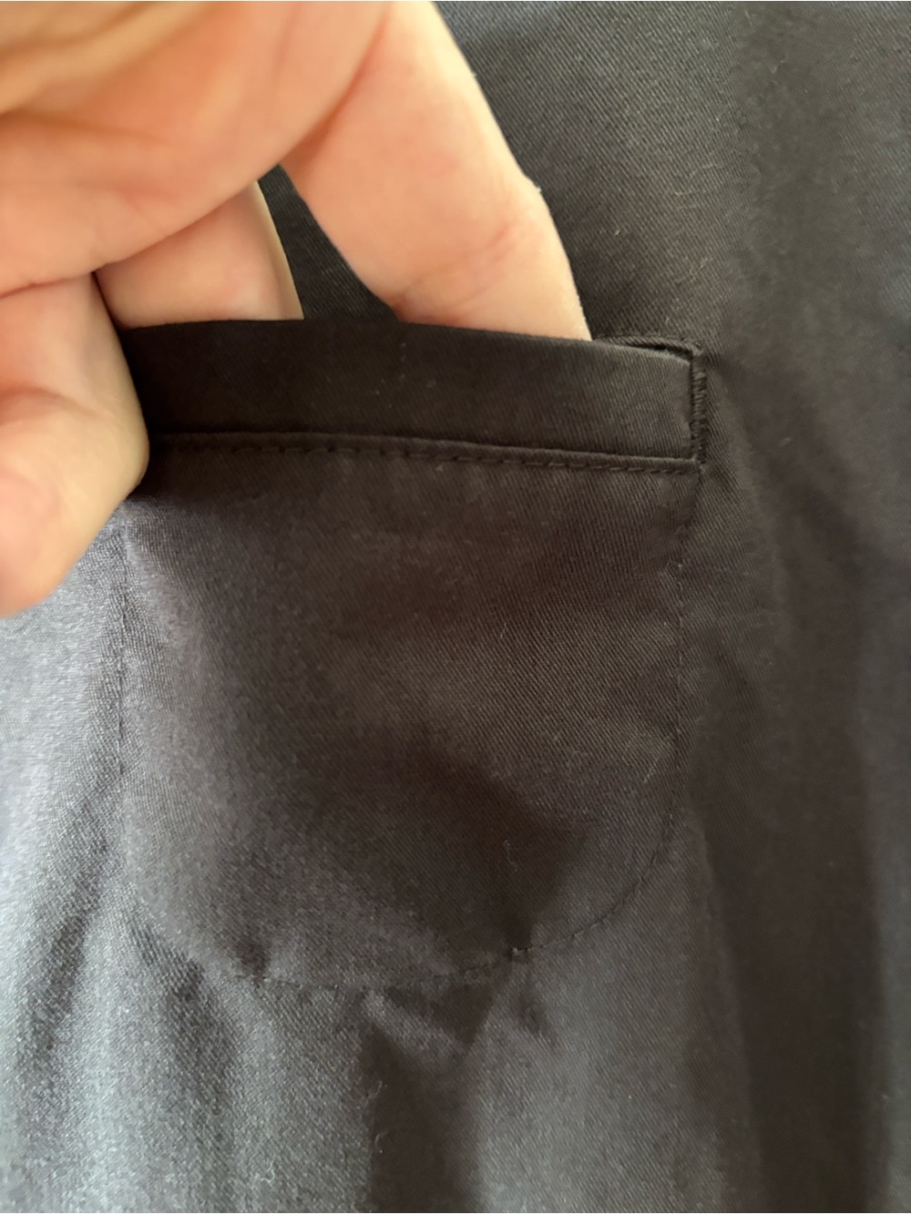 Grey's Anatomy Black V-Neck Scrub Top with Front Pockets - Picture 3 of 9
